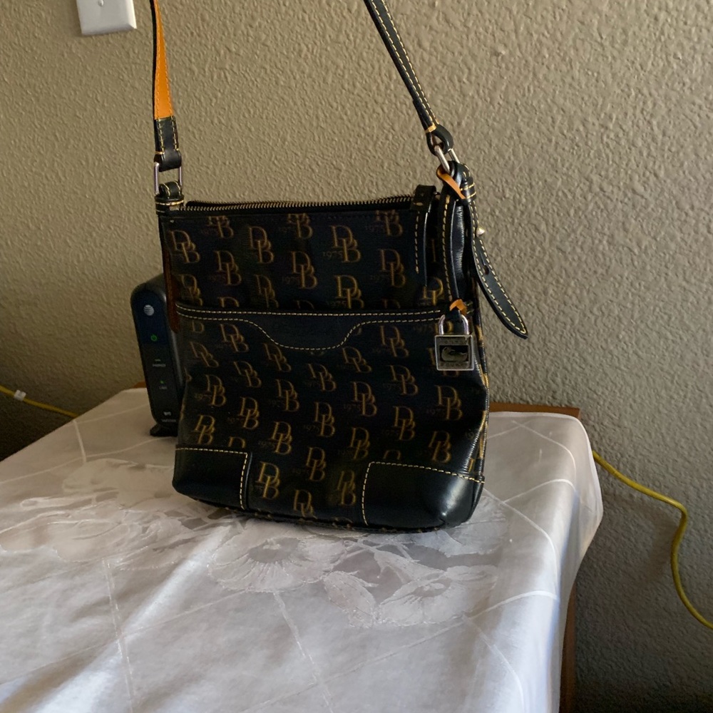 Dooney & Brooke crossbody hand bag